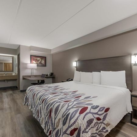 Red Roof Inn Hickory Bagian luar foto
