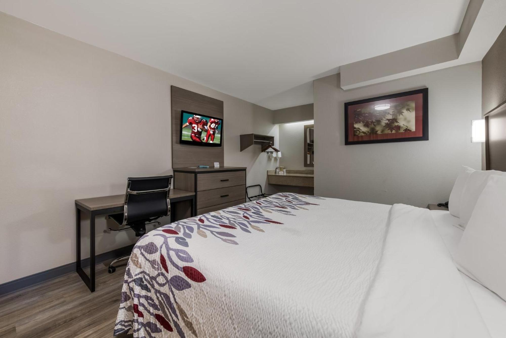 Red Roof Inn Hickory Bagian luar foto