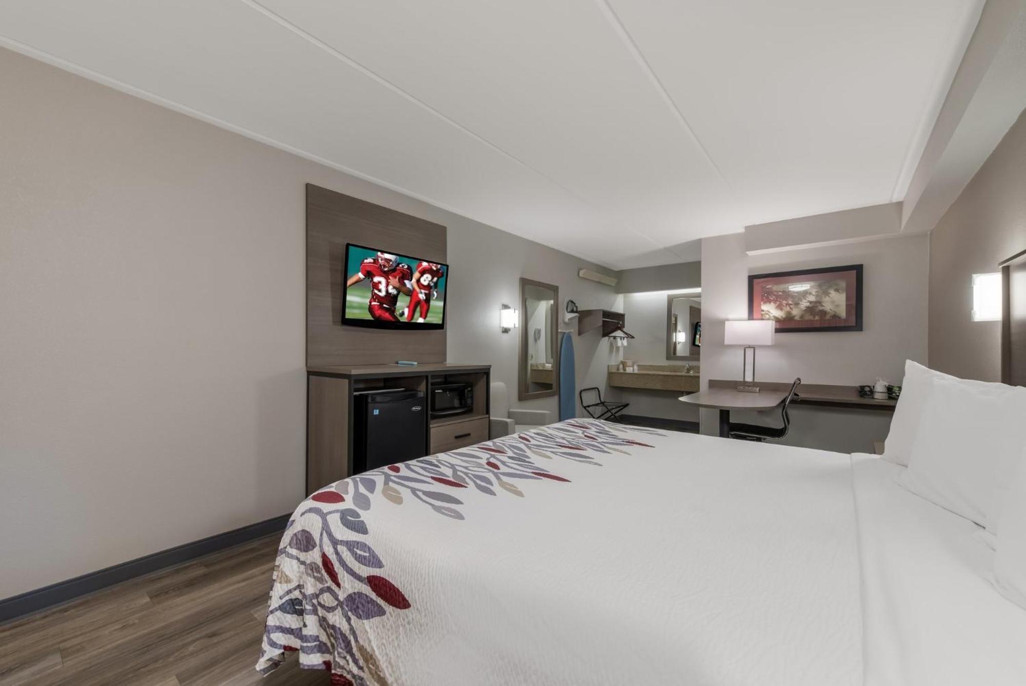 Red Roof Inn Hickory Bagian luar foto